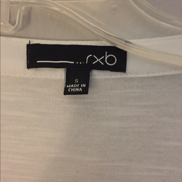 White blouse - Picture 2 of 3